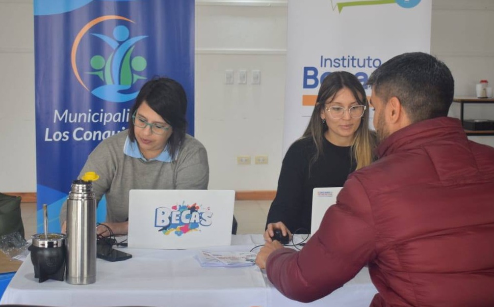 INSTITUTO BECARIO PRESENTE EN LA CIUDAD