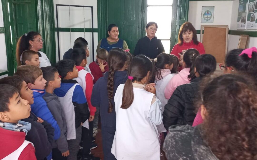 ALUMNOS VISITARON EL MUSEO MUNICIPAL
